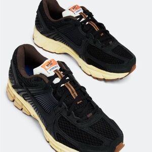 Nike Vomero 5 Black & sesame Sneakers